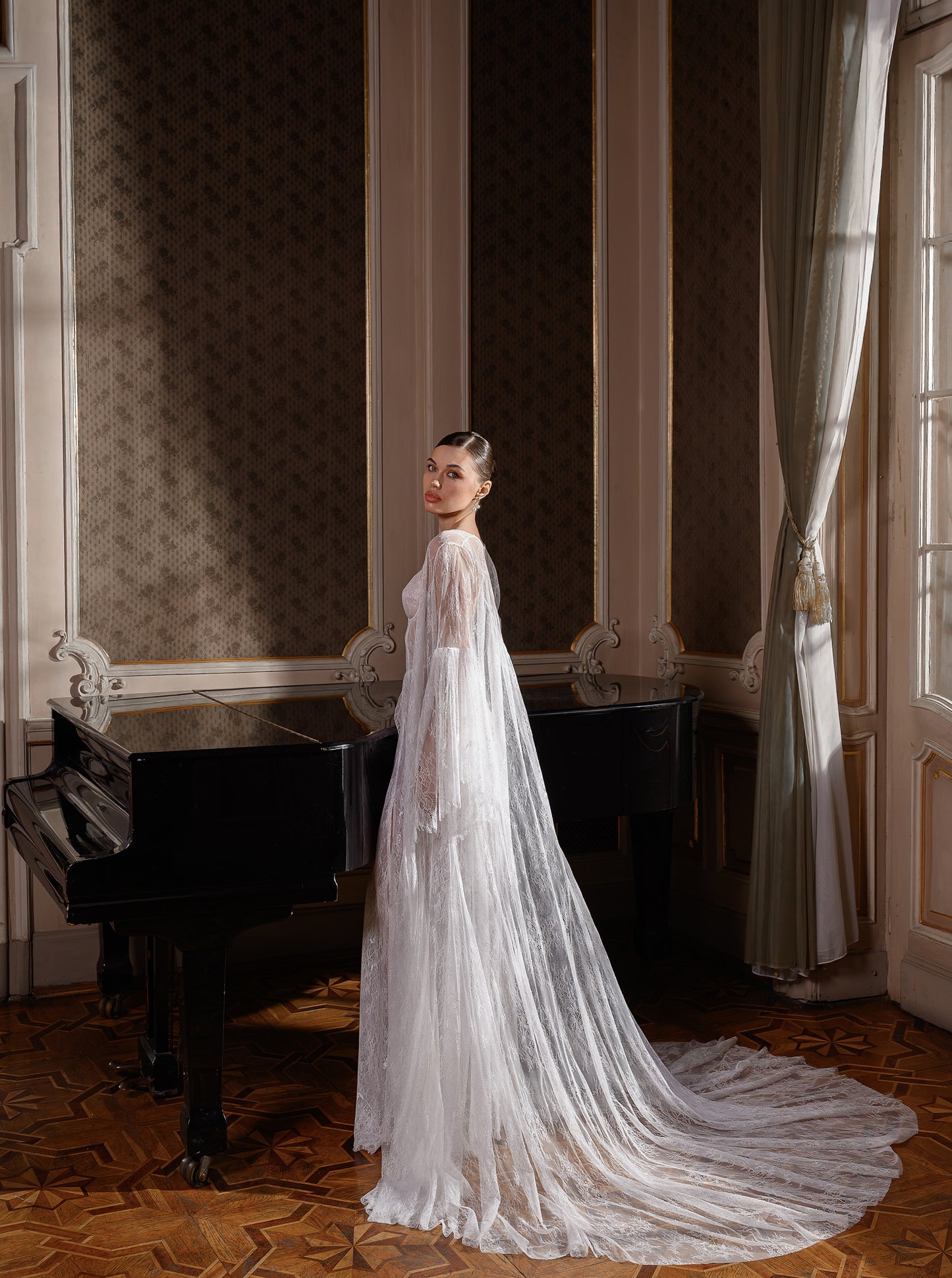 BRIDAL ROBE - LAVINA