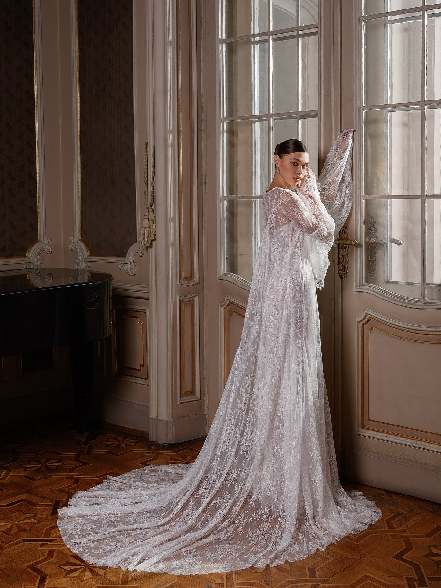 BRIDAL ROBE - LAVINA