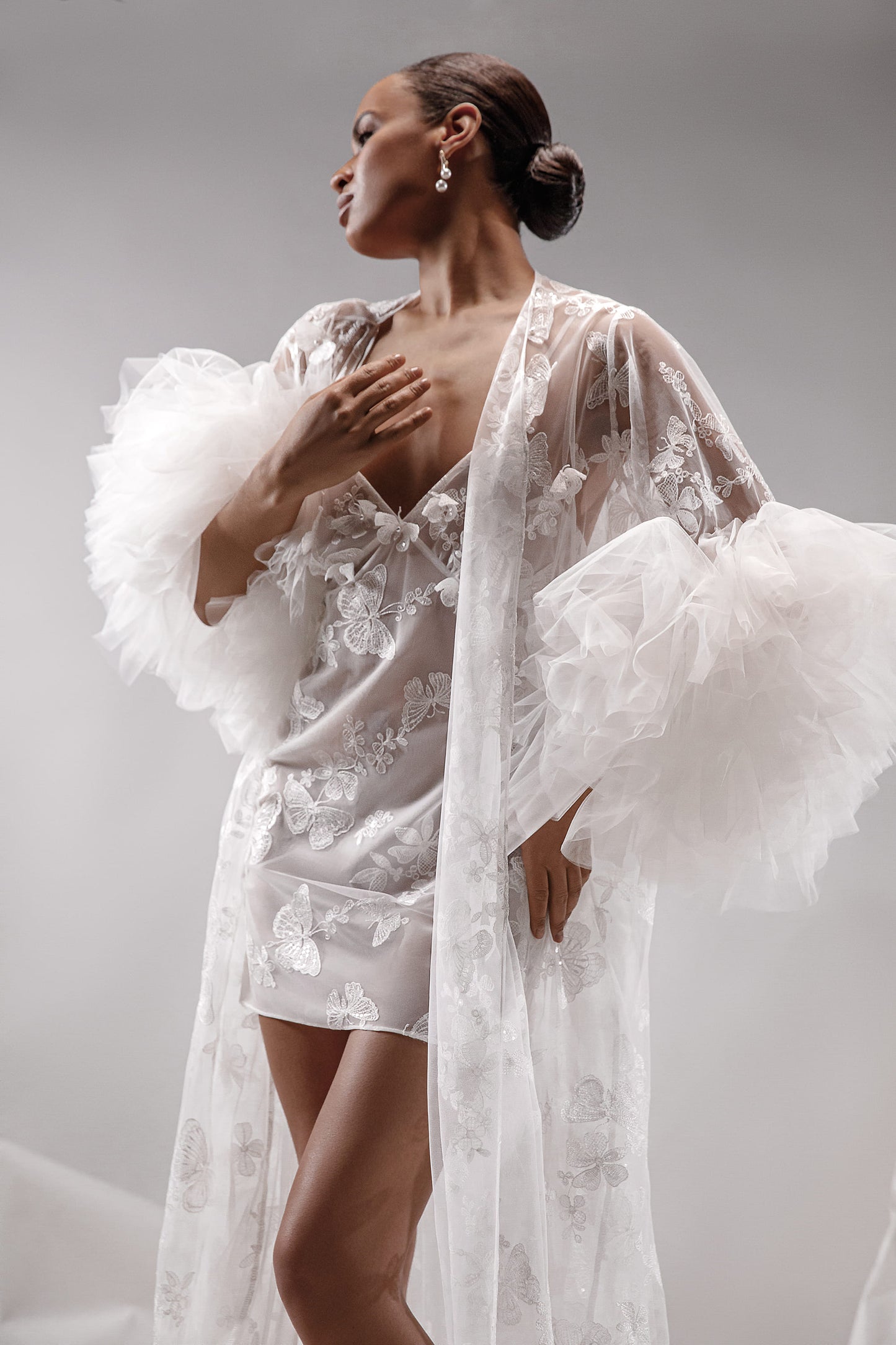 NOLA GREY - AMELIE - BRIDAL ROBE NOLA GREY - BRIDAL ROBE AMELIE - a floral and butterfly design