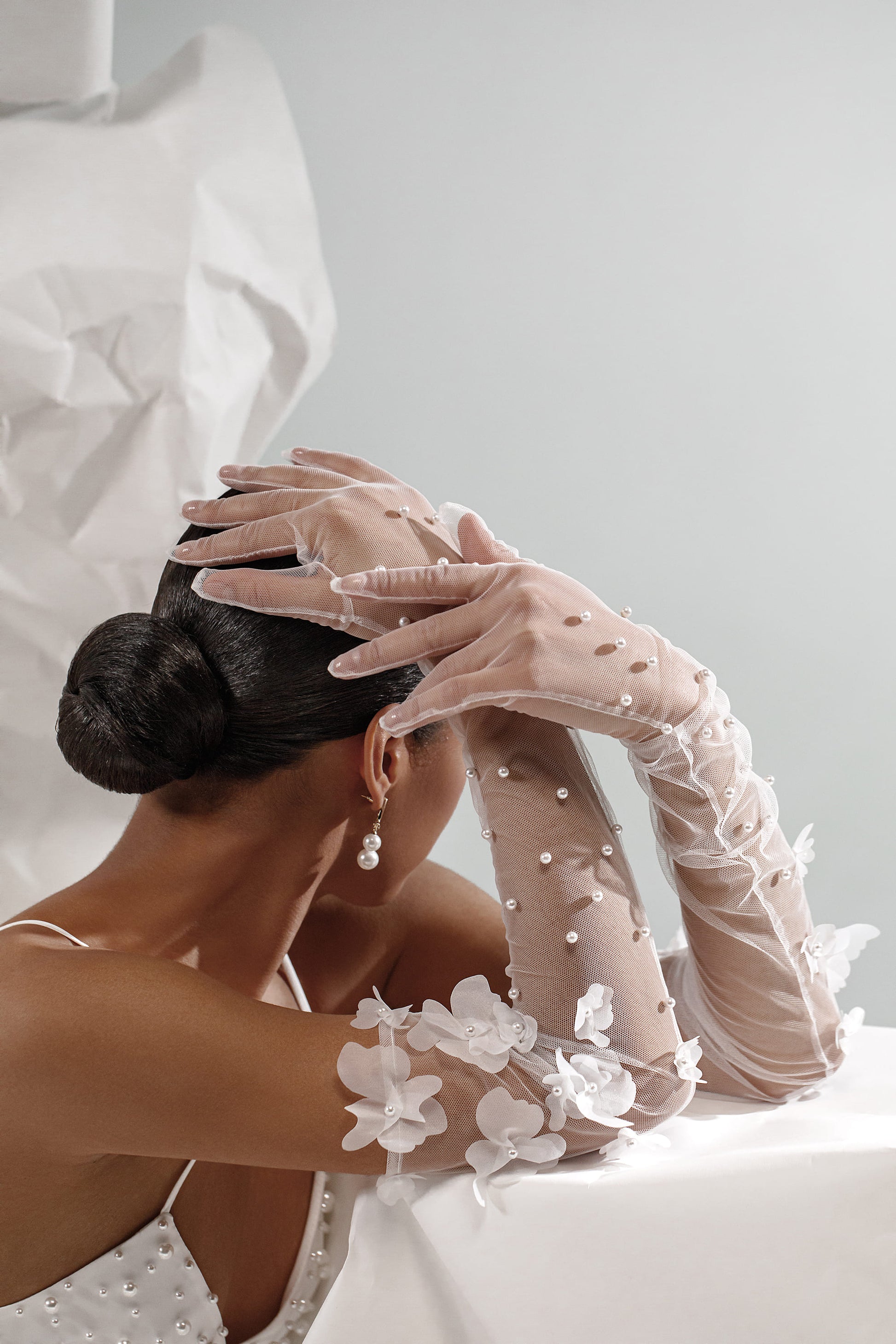 NOLA GREY - BRIDAL GLOVES - DEMI