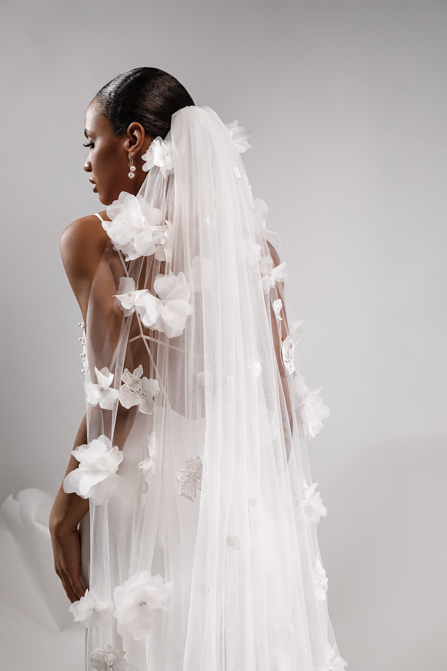 NOLA GREY - VEIL - HOLLIE