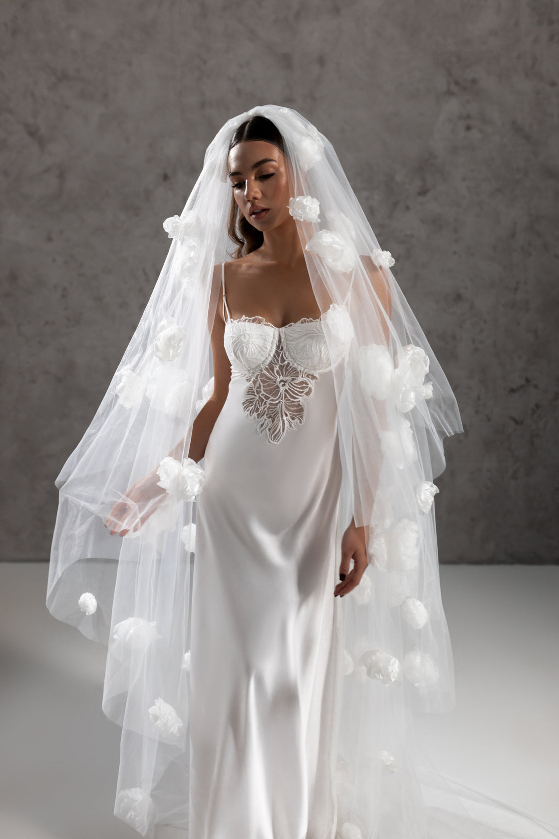 VEIL - MUSE WITH BLUSHER