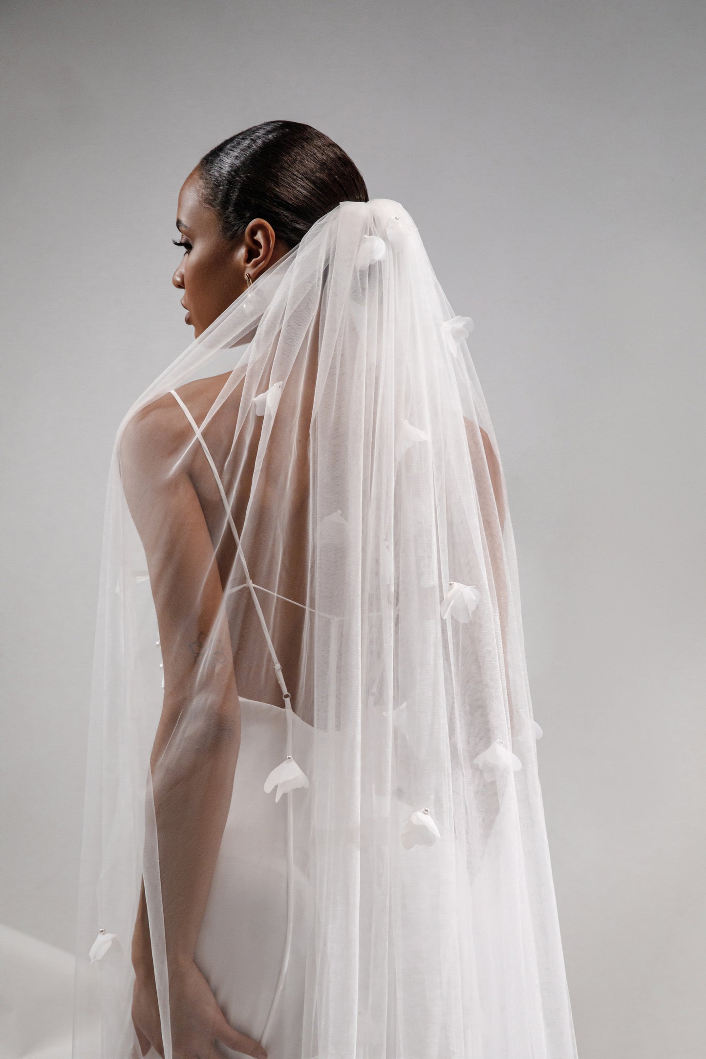 VEIL - KRIS
