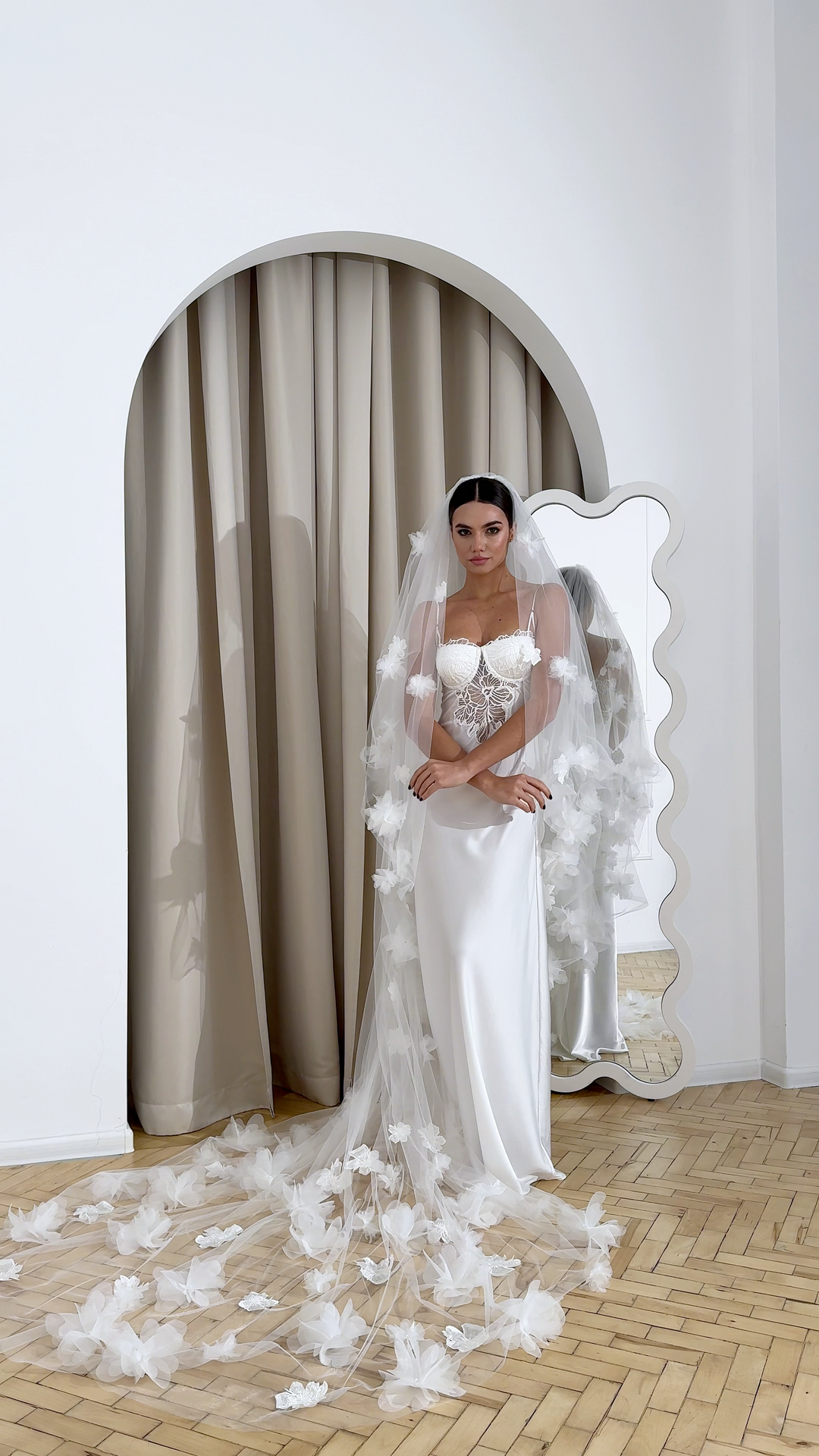 Nola Grey - Hollie veil with Blusher