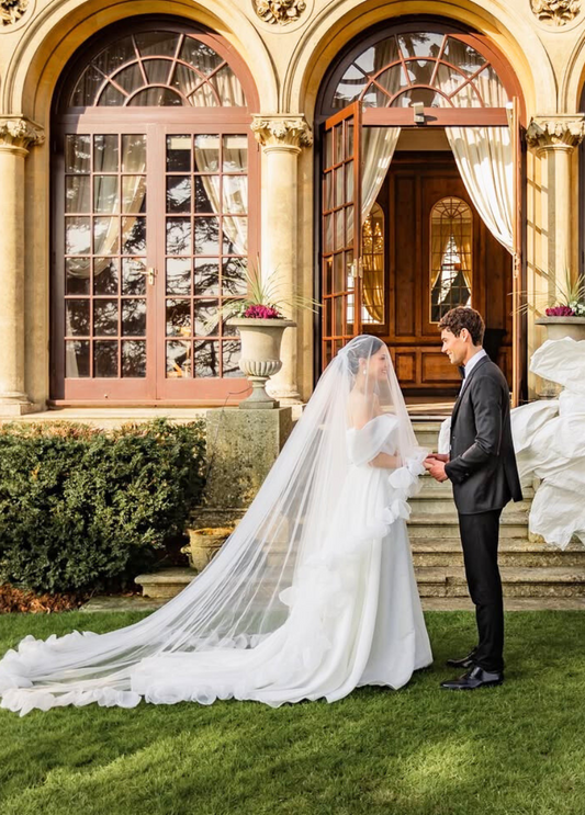 Why is a wedding veil a must has wedding accessory?